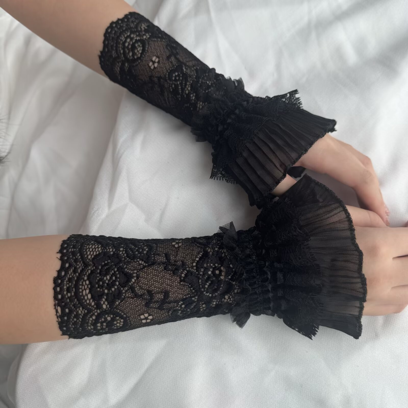 Lace Hollow Wrist Covers Trump - Men Accessories Wedding のレビューと価格
