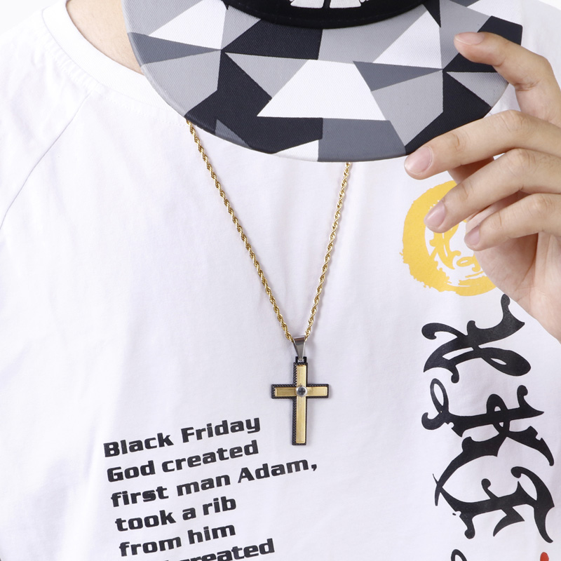 Kalen Hiphop Cross Pendant Nec - Men Accessories Singapore のレビューと価格