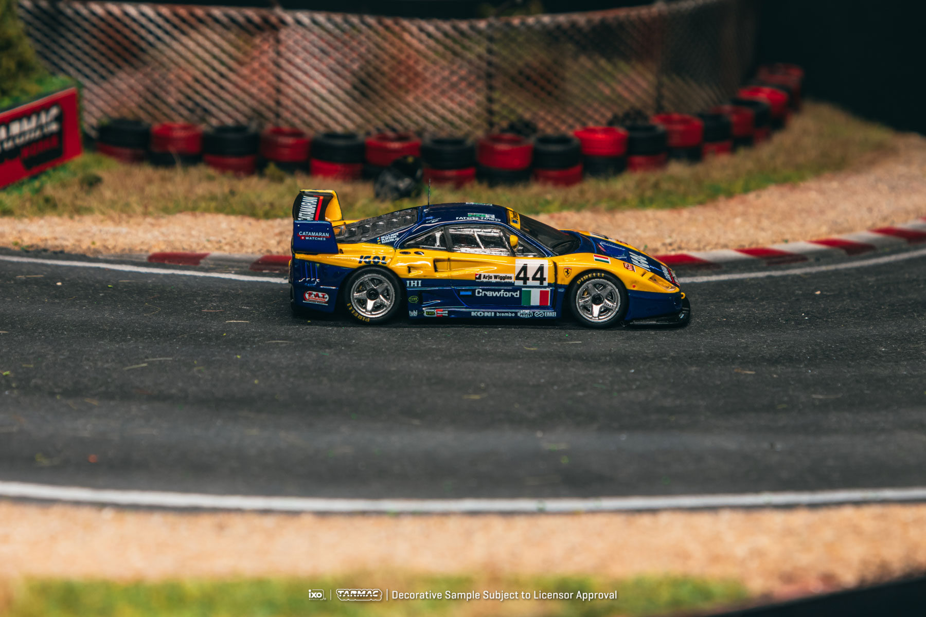 In Stock TW 1:64 Ferrari F40 G - Men Accessories Collection のレビューと価格