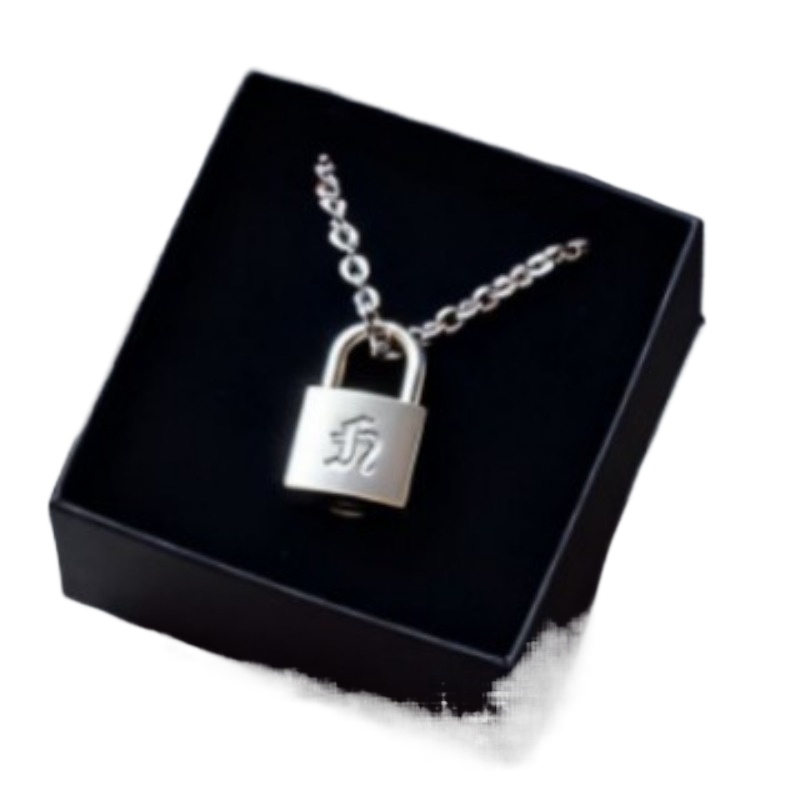 Smooth Matte Finish Metal Lock - Men Accessories Collection のレビューと価格